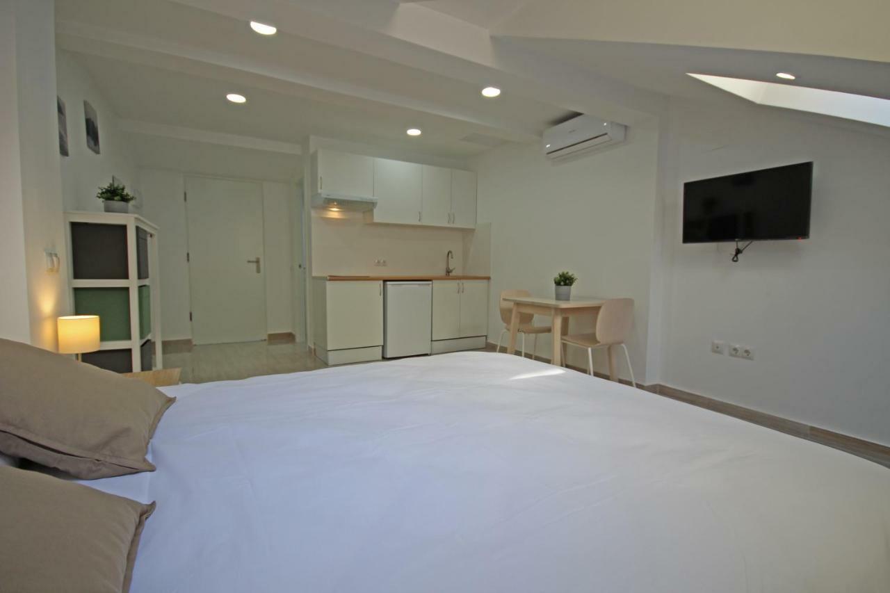 Esparteros 6, Estudios * Malaga